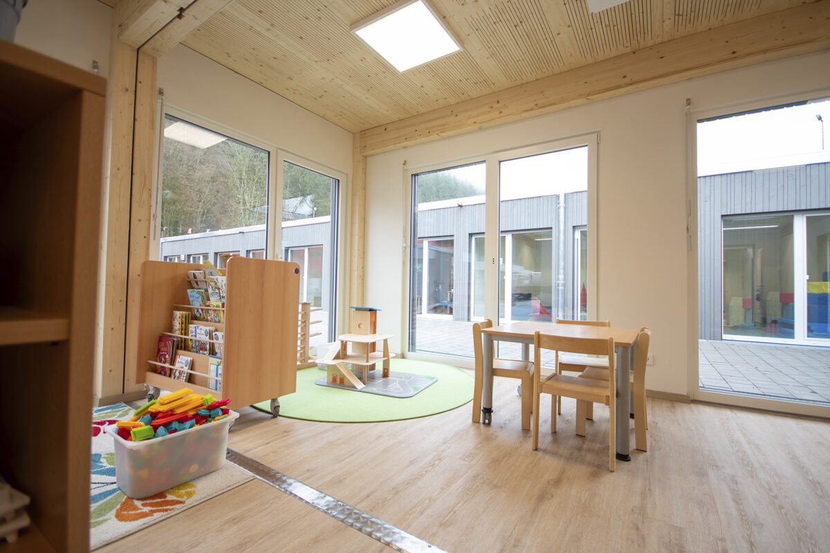Innenansicht der Modul-Kita Kordel. Eine Referenz von Holzbau Henz.