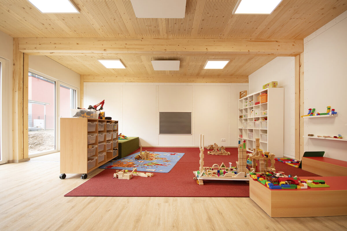 Innenansicht der Modul-Kita Kordel. Eine Referenz von Holzbau Henz.