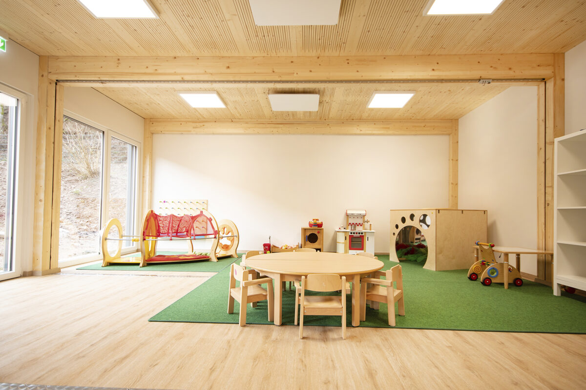 Innenansicht der Modul-Kita Kordel. Eine Referenz von Holzbau Henz.