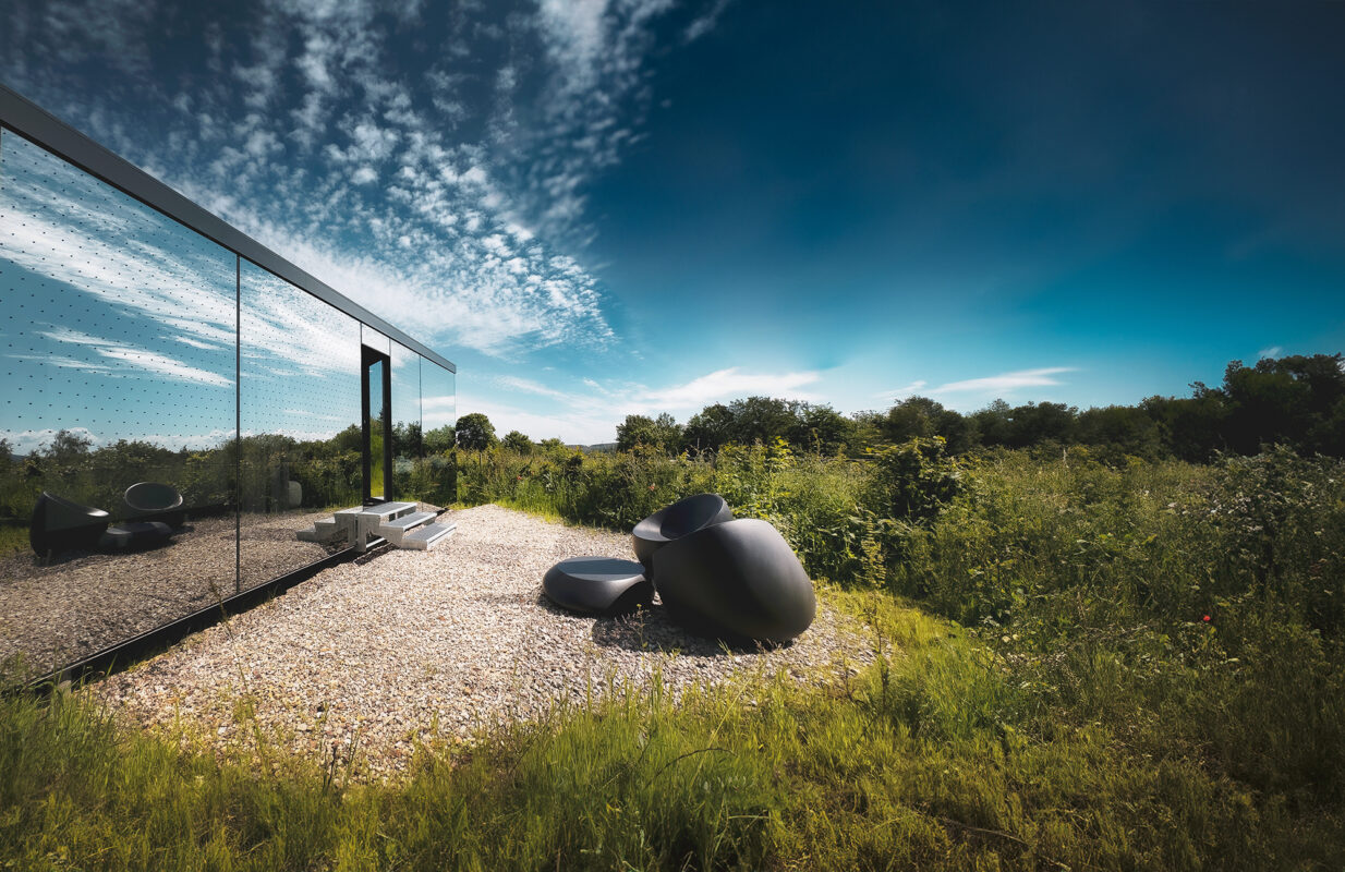 Aussenansicht des Wohnmodul "Style Cabins" im Ferienpark Neugrad in der Eifel. Eine Referenz von Holzbau Henz.